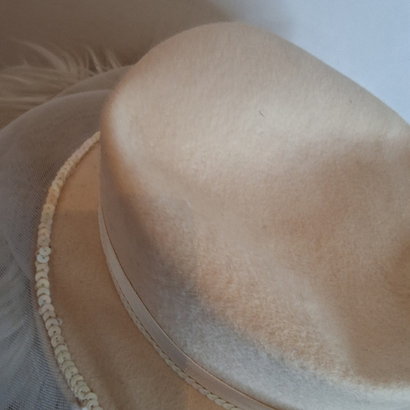 Deborah Vintage Cream Women\'s Hat with Floral Accent main image 7